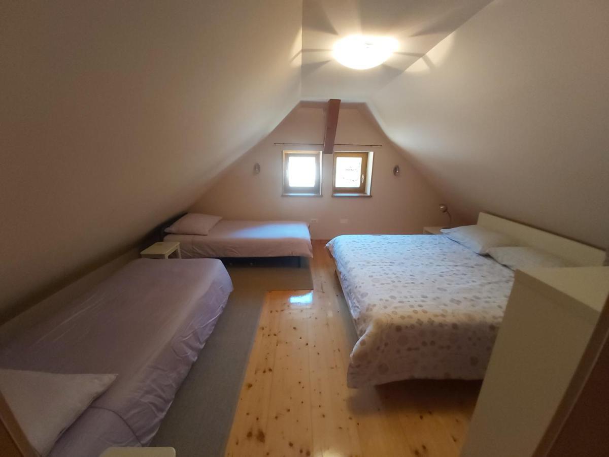 Pocitniska Hisa Pri Kustrcu Grahovo ob Baci Exterior foto